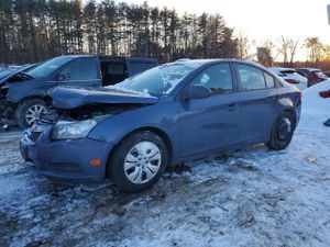 Chevrolet Cruze LS 1.8L 4 2013