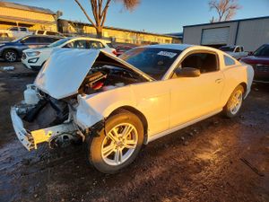Ford Mustang 3.7L 6 2014