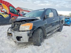 Nissan Titan S 5.6L 8 2014