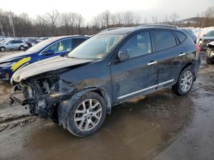 Nissan Rogue S 2.5L 4 2013