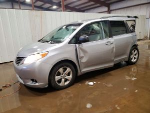 Toyota Sienna 3.5L 6 2013