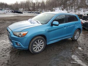 Mitsubishi Outlander SE 2.0L 4 2011