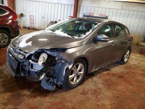 Ford Focus SE 2.0L 4 2014