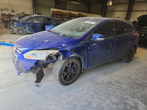 Ford Focus SE 2.0L 4 2013