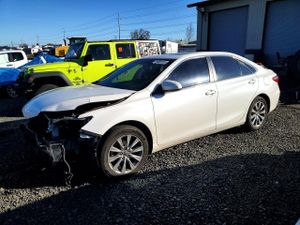 Toyota Camry LE 2.5L 4 2015