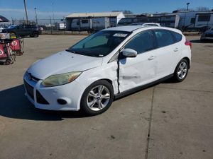 Ford Focus SE 2.0L 4 2014