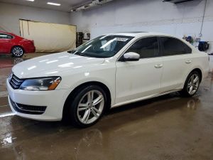 Volkswagen Passat SE 1.8L 4 2014