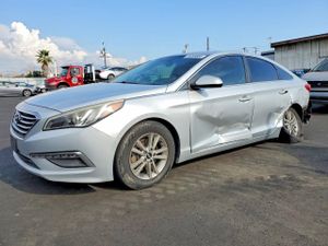 Hyundai Sonata SE 2.4L 4 2015