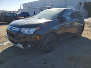Mitsubishi Outlander SE 2.4L 4 2015