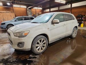 Mitsubishi Outlander ES 2.0L 4 2015