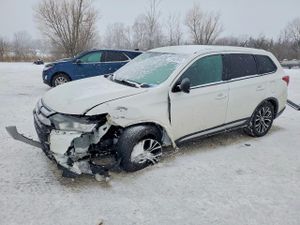 Mitsubishi Outlander ES 2.4L 4 2016