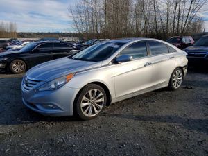 Hyundai Sonata SE 2.4L 4 2013