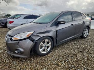 Ford Focus SE 2.0L 4 2013
