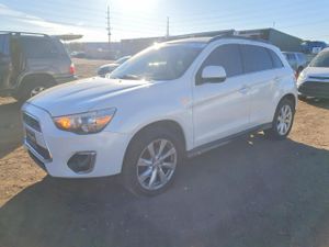 Mitsubishi Outlander SE 2.0L 4 2014