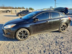 Ford Focus SE 2.0L 4 2014