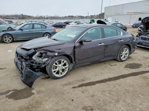 Nissan Maxima S 3.5L 6 2012
