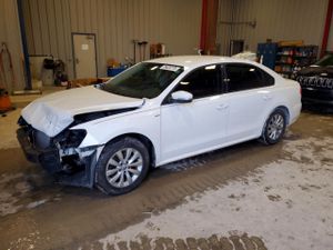 Volkswagen Passat S 1.8L 4 2014