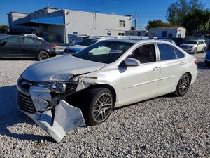 Toyota Camry LE 2.5L 4 2015