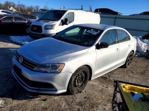Volkswagen Jetta BASE 2 L 4 2015