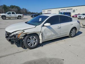 Nissan Altima BASE 2.5L 4 2010