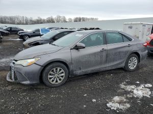 Toyota Camry LE 2.5L 4 2015