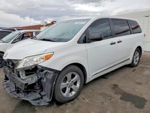 Toyota Sienna 3.5L 6 2014