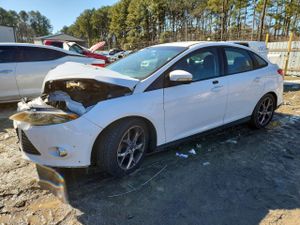 Ford Focus SE 2.0L 4 2014