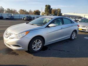 Hyundai Sonata GLS 2.4L 4 2013
