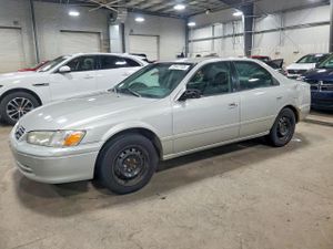 Toyota Camry CE 2.2L 4 2001