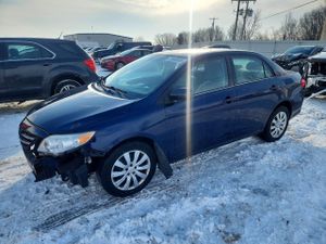 Toyota Corolla BASE 1.8L 4 2013