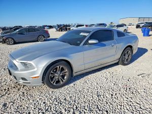 Ford Mustang 3.7L 6 2014