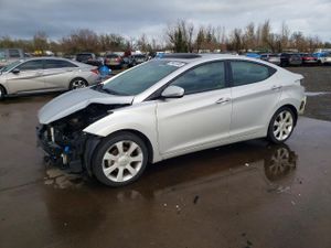 Hyundai Elantra GLS 1.8L 4 2013
