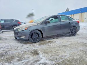 Ford Focus SE 2.0L 4 2015
