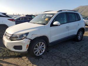 Volkswagen Tiguan S 2.0L 4 2015