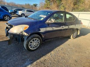 Nissan Versa S 1.6L 4 2014