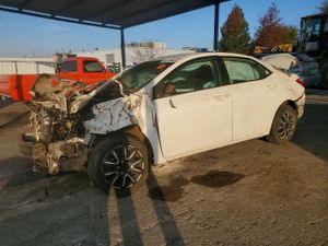 Toyota Corolla 1.8L 4 2015