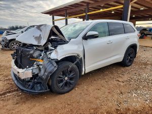 Toyota Highlander LE 3.5L 6 2015