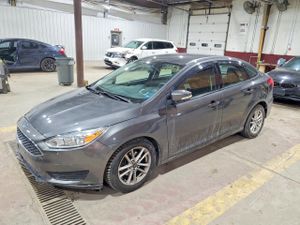 Ford Focus SE 2.0L 4 2015