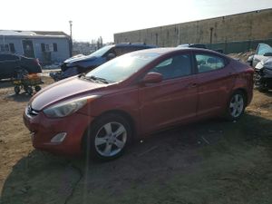 Hyundai Elantra GLS 1.8L 4 2013