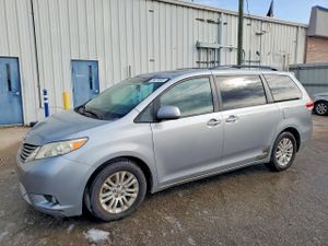 Toyota Sienna 3.5L 6 2011