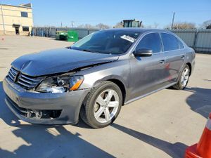 Volkswagen Passat SE 1.8L 4 2015