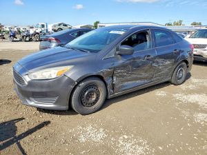 Ford Focus S 2.0L 4 2015