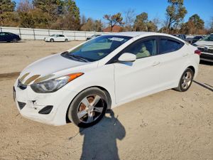 Hyundai Elantra GLS 1.8L 4 2013