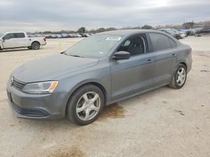 Volkswagen Jetta BASE 2.0L 4 2013