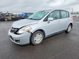 Nissan Versa S 1.8L 4 2011