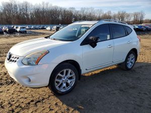 Nissan Rogue S 2.5L 4 2013