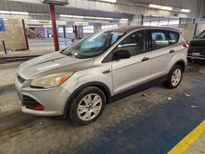 Ford Escape S 2.5L 4 2014