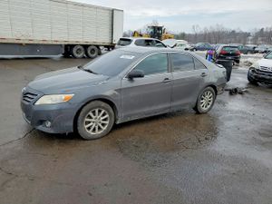 Toyota Camry BASE 2.5L 4 2011