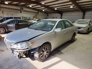 Toyota Camry LE 2.4L 4 2005