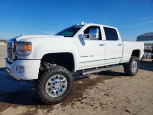 GMC Sierra K2500 DENALI 6.6L 8 2015